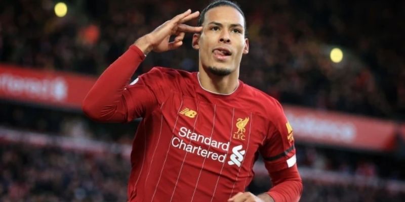 Van Dijk: A Role Model for Aspiring Defenders